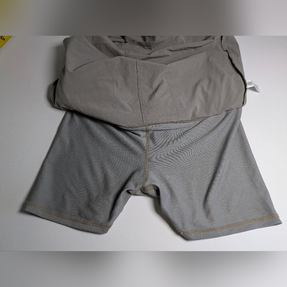 Athleta Chelsea Cargo Skort Women's Size 4 Gray Stretch Pockets Active Outdoor - Picture 6 of 12